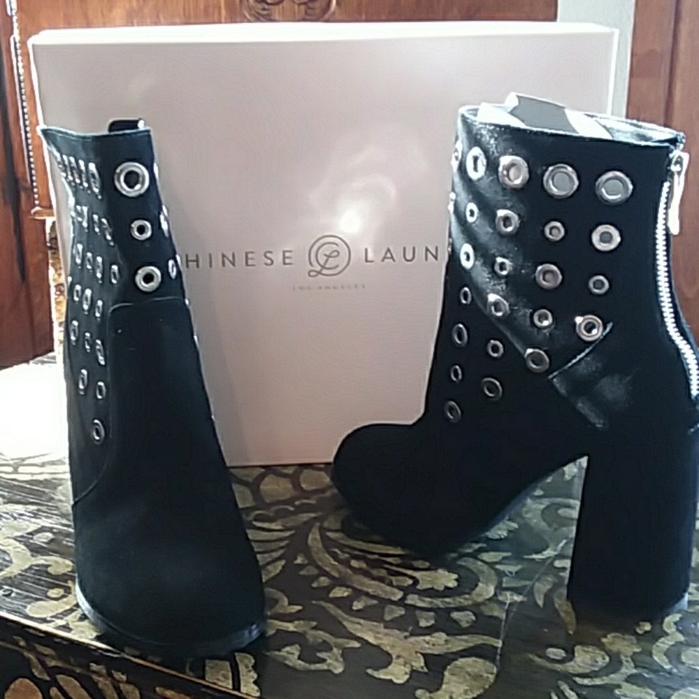 CHINESE LAUNDRY LOS ANGELES BOOTIE HEELS